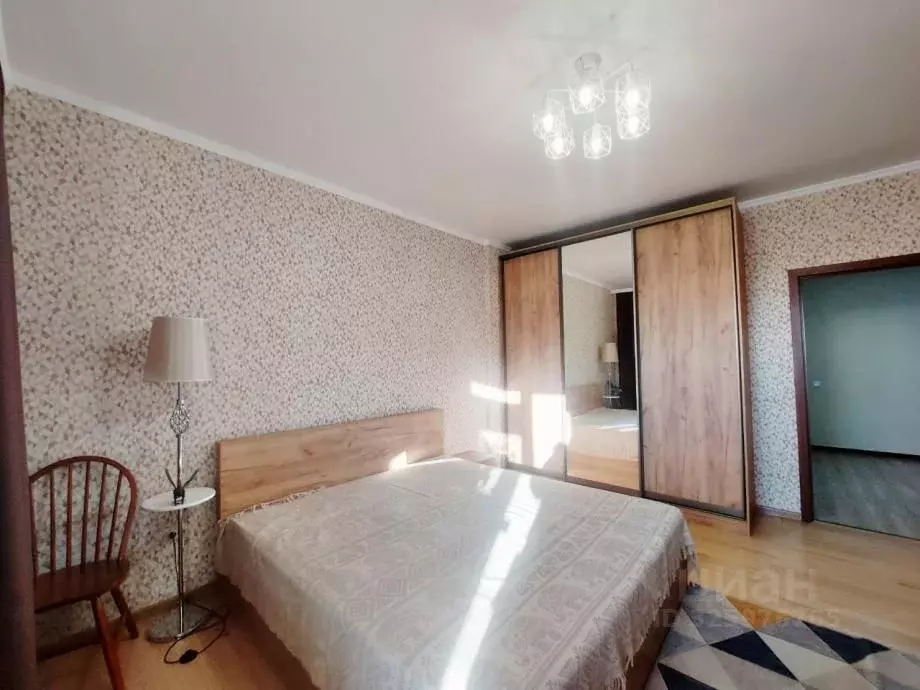 3-к кв. Крым, Симферопольский район, Гвардейское пгт ул. Острякова, 32 ... - Фото 1