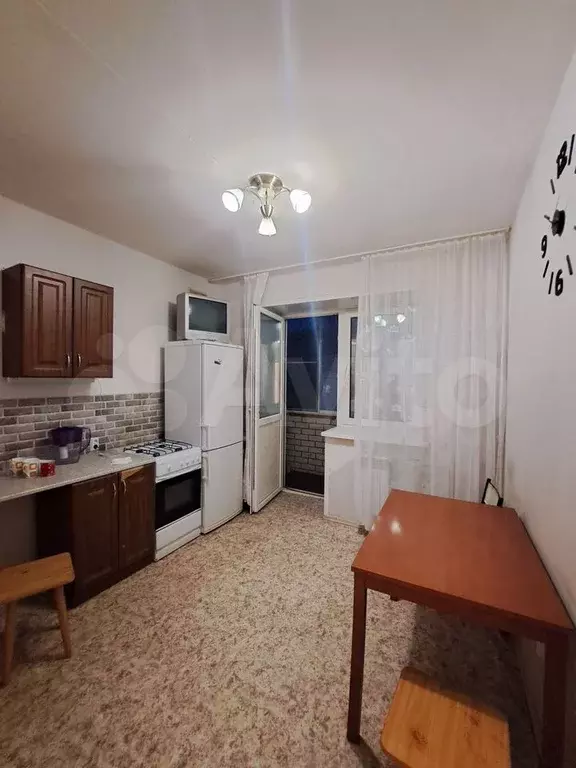 2-к. квартира, 60 м, 5/5 эт. - Фото 0