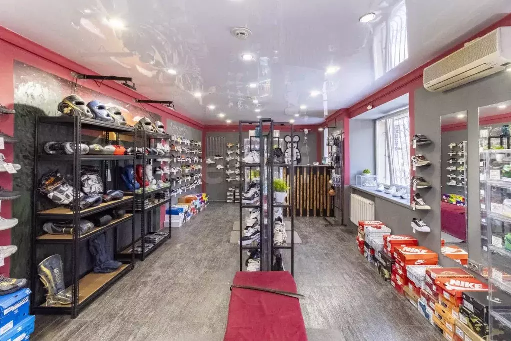 Торговая площадь в Тюменская область, Тюмень ул. Мельникайте, 80 (42 ... - Фото 1