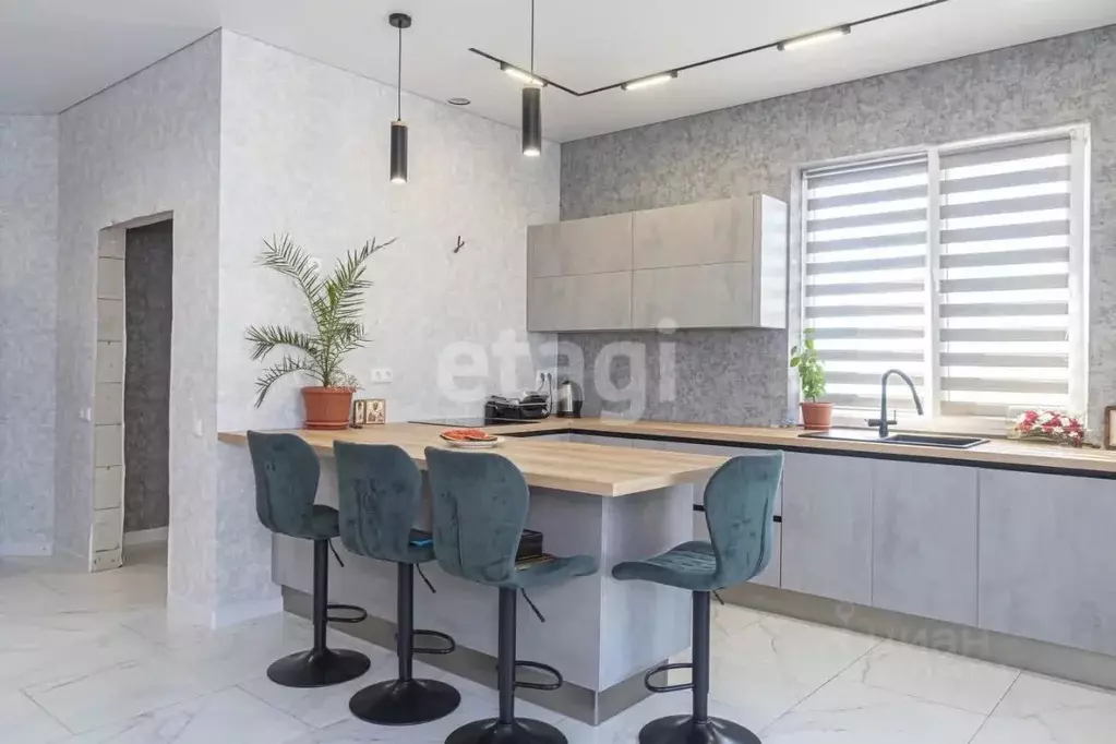 Дом в Севастополь ул. Генерала Богдановича, 8 (315 м) - Фото 1