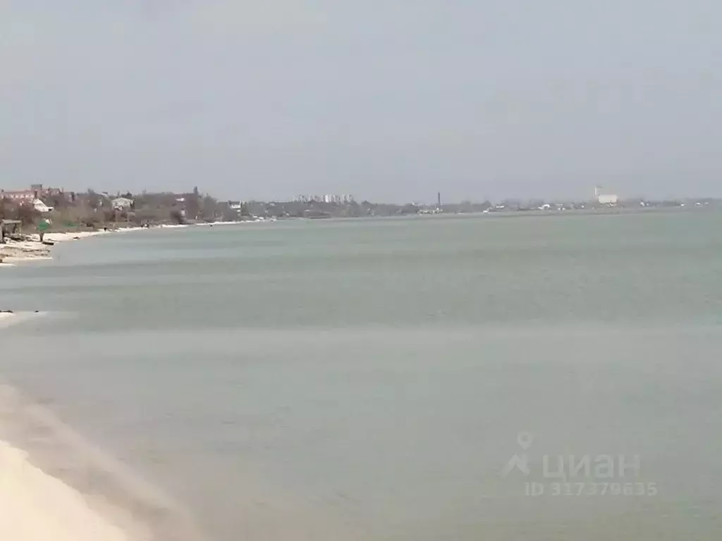 Дом в Краснодарский край, Ейск ул. Дружбы, 9 (50 м) - Фото 1