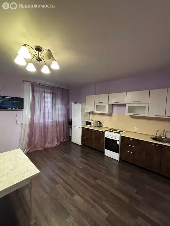 1-комнатная квартира: Тюмень, улица Николая Зелинского, 3 (49 м) - Фото 1