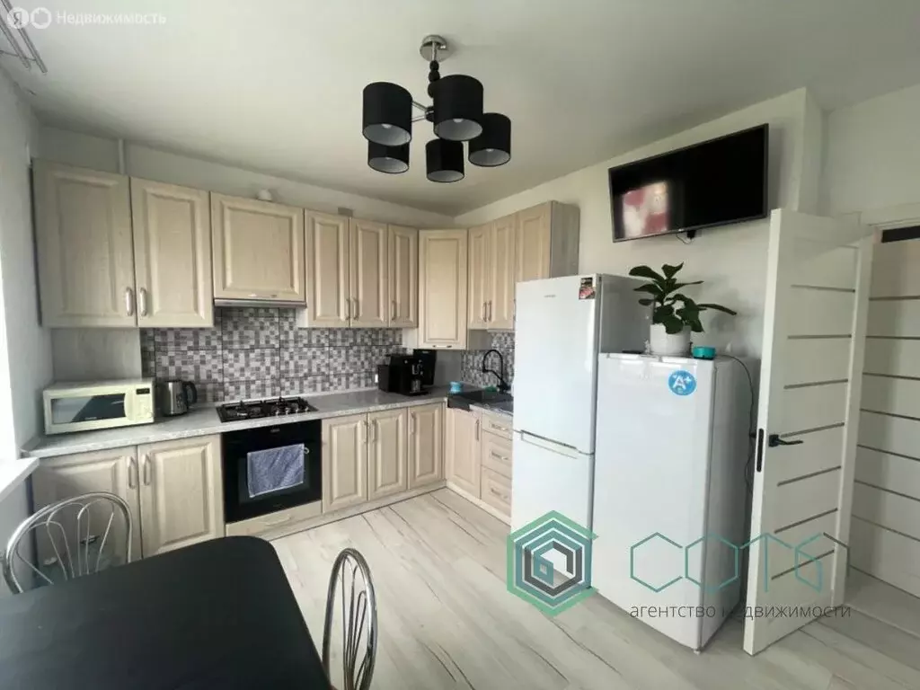 2-комнатная квартира: Калининград, улица Виктора Денисова, 12 (62.1 м) - Фото 1