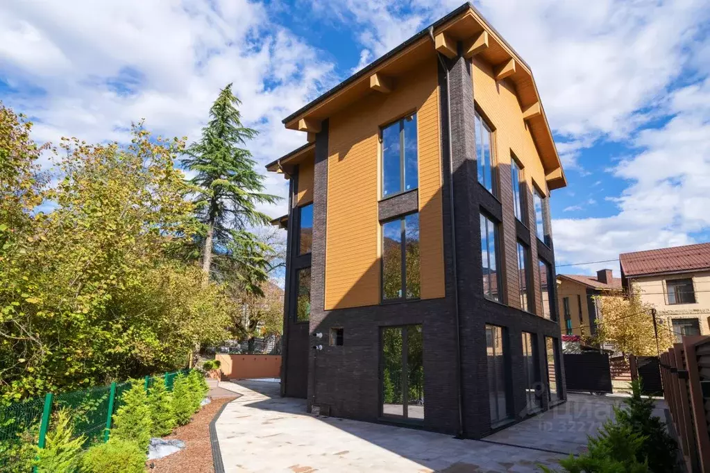 Дом в Краснодарский край, Сочи Красная Поляна пгт, ул. Турчинского, 1А ... - Фото 1