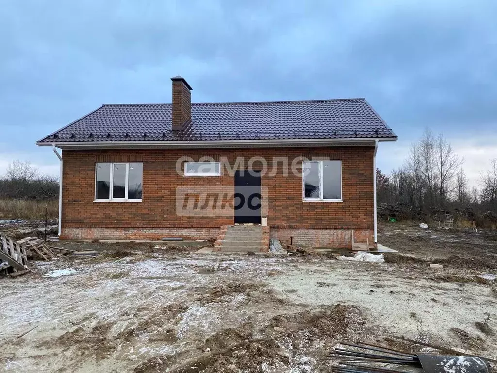 Дом в Курская область, Курский район, Нижнемедведицкий сельсовет, д. ... - Фото 1