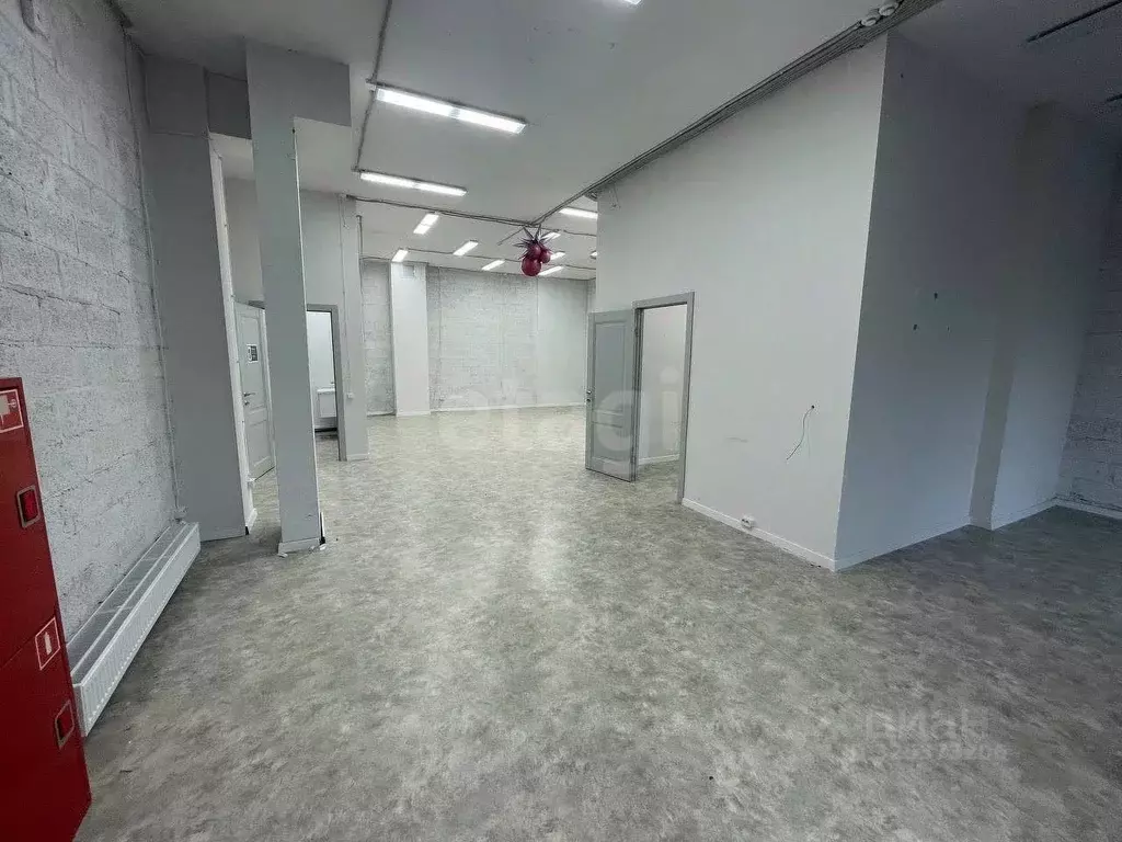 Помещение свободного назначения в Тюменская область, Тюмень ул. 50 лет ... - Фото 2