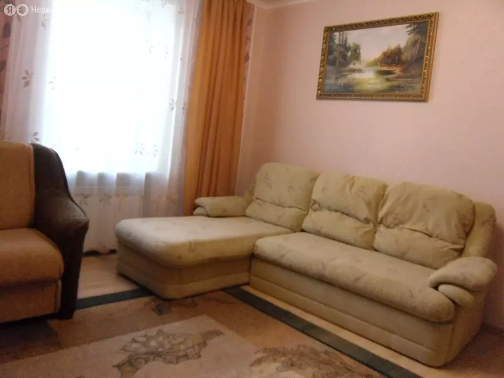 3-комнатная квартира: Евпатория, улица Революции, 27 (60 м) - Фото 0