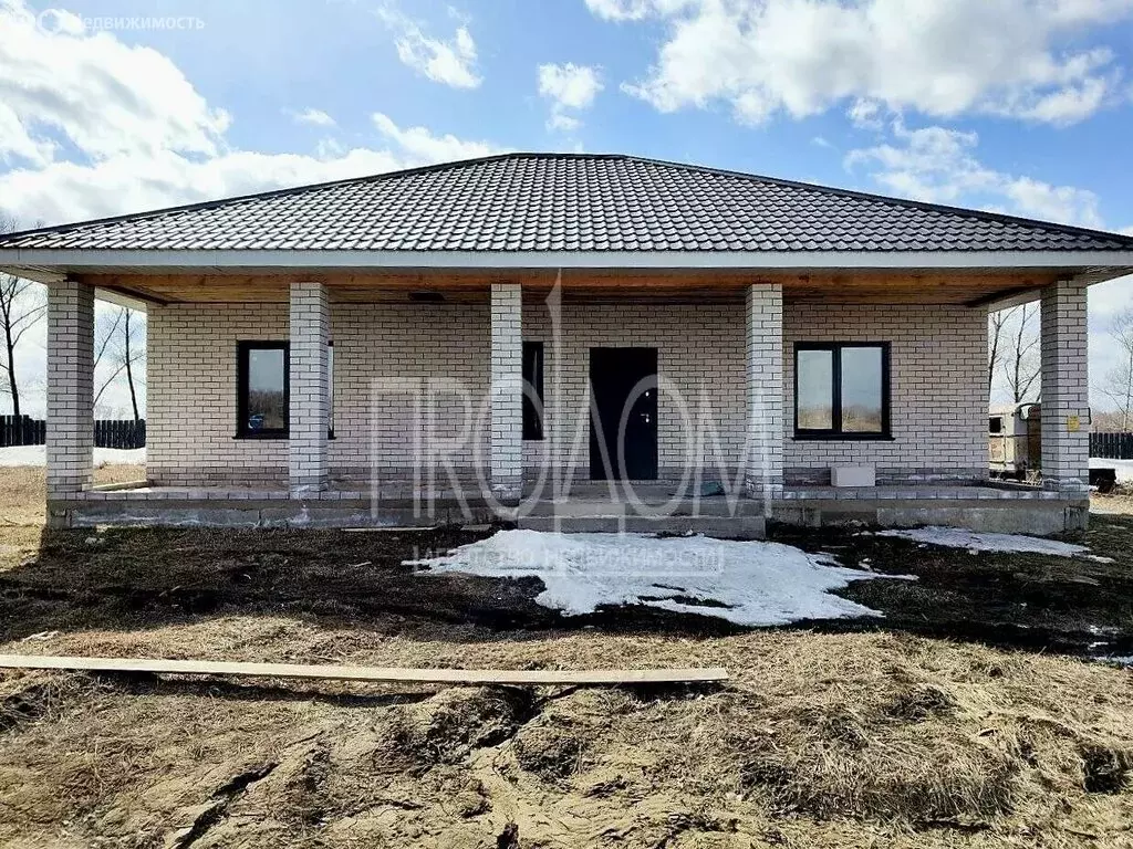 Дом в село Фирсово, микрорайон Рощино (100 м) - Фото 1