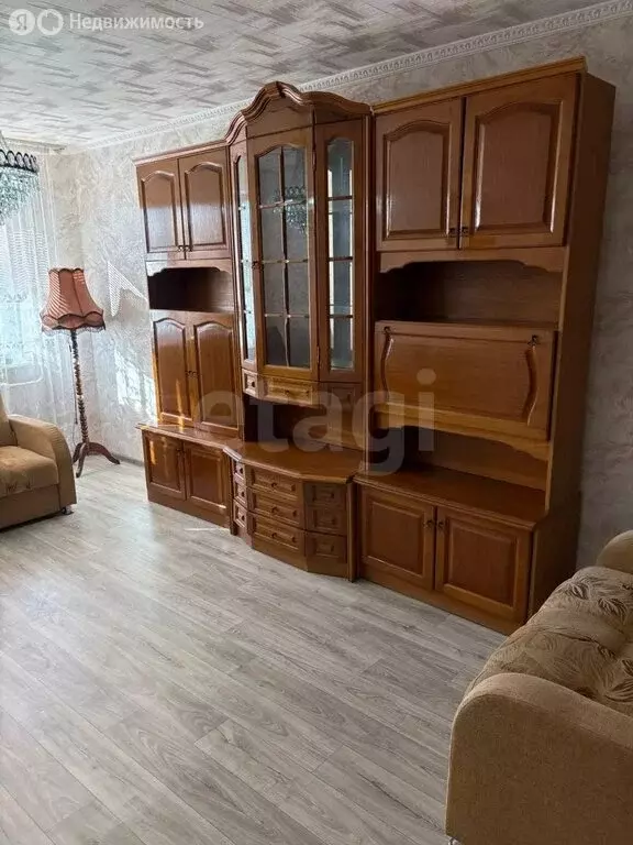 3-комнатная квартира: Остров, Пригородная улица, 12 (66.9 м) - Фото 1