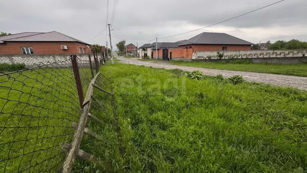 Участок в Ингушетия, Назрановский район, с. Экажево ул. Строительная ... - Фото 1