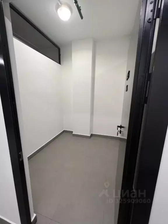 Гараж в Москва ул. Нижние Мневники, 10 (5 м) - Фото 1