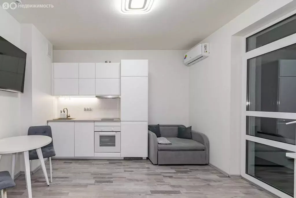 Квартира-студия: Екатеринбург, улица Начдива Васильева, 34 (25.7 м) - Фото 0