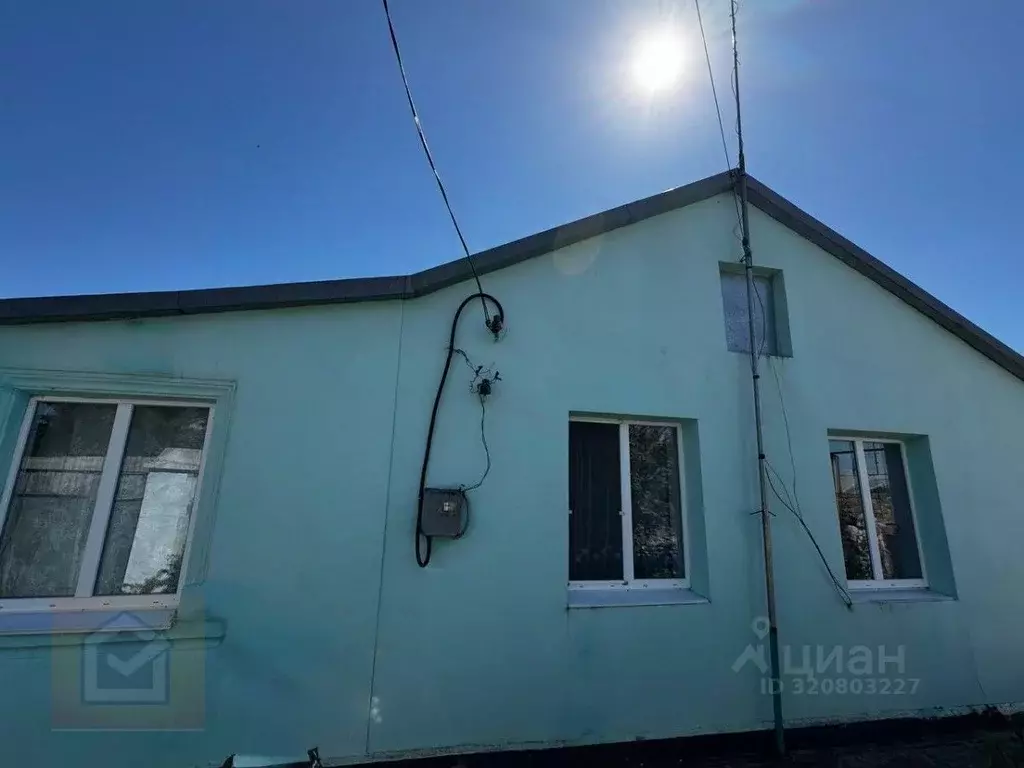 Дом в Крым, Сакский район, Митяевское с/пос, с. Шелковичное ул. ... - Фото 0