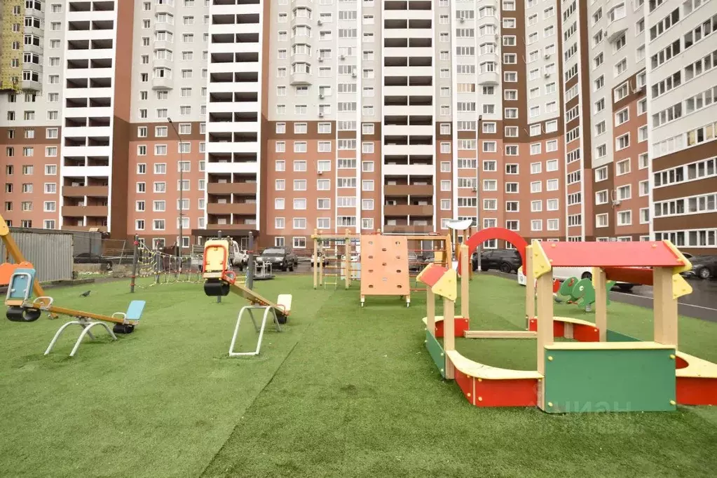 2-к кв. Оренбургская область, Оренбург ул. Фронтовиков, 10/4 (58.6 м) - Фото 2