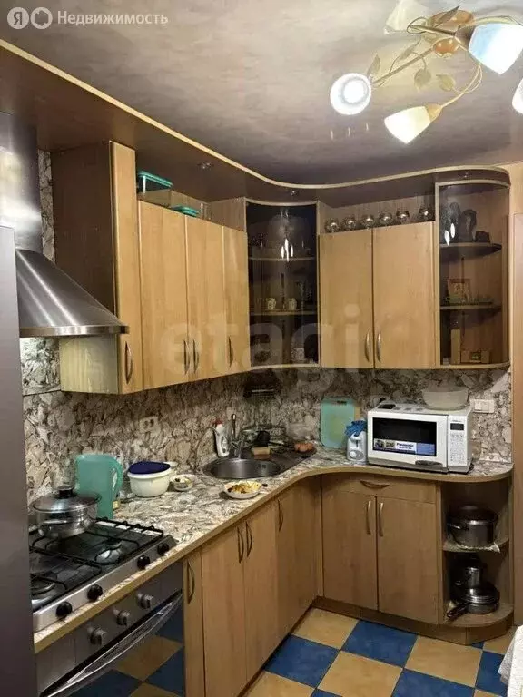 3-комнатная квартира: Киров, улица Защитников Отечества, 111 (64 м) - Фото 1