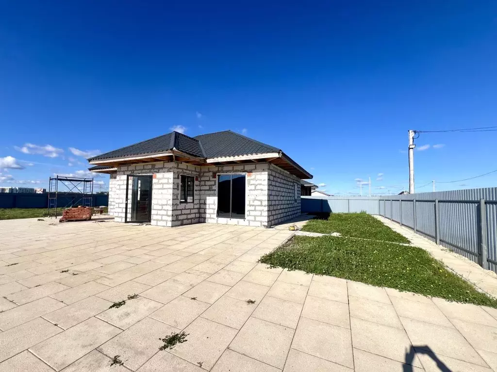 Дом в Новгородская область, Новгородский район, Савинское с/пос, пос. ... - Фото 1