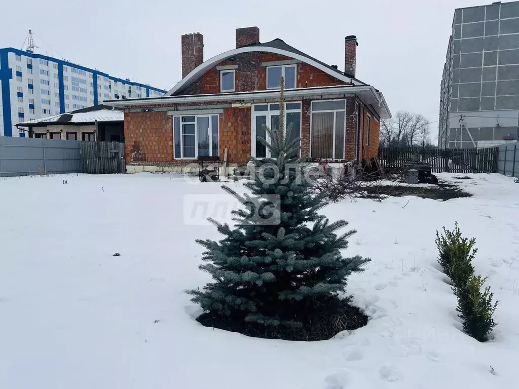 Дом в Курская область, Курчатовский район, Дичнянский сельсовет, с. ... - Фото 1