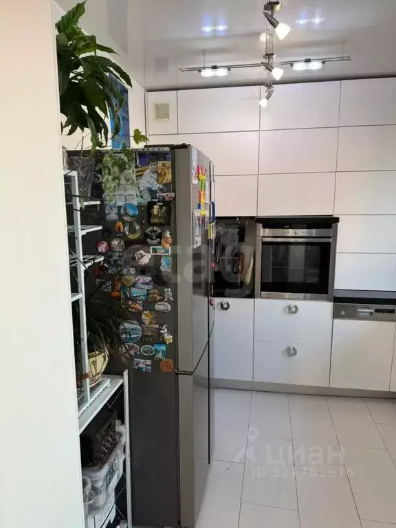 3-к кв. Ямало-Ненецкий АО, Новый Уренгой Советский мкр, 4/4 (65.5 м) - Фото 1