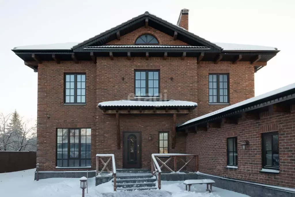 Дом в Тюменская область, Тюмень ул. Свободы (200 м) - Фото 1