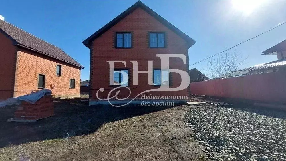 Дом в Оренбургская область, Оренбургский район, с. Южный урал ул. ... - Фото 1