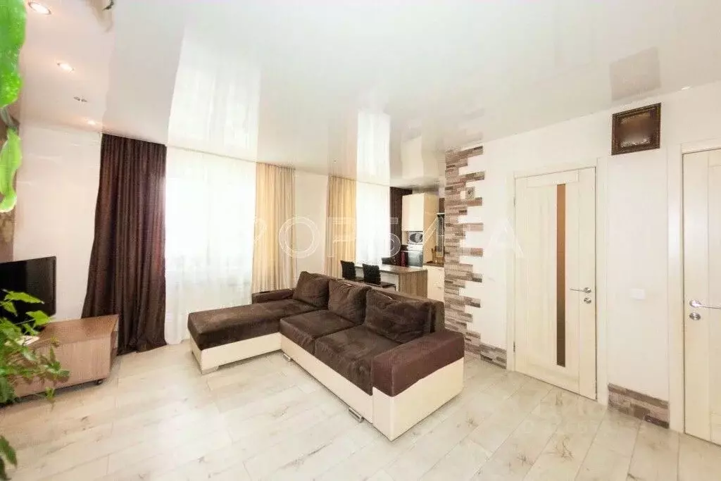 3-к кв. Тюменская область, Тюмень ул. Николая Ростовцева, 2 (72.0 м) - Фото 0