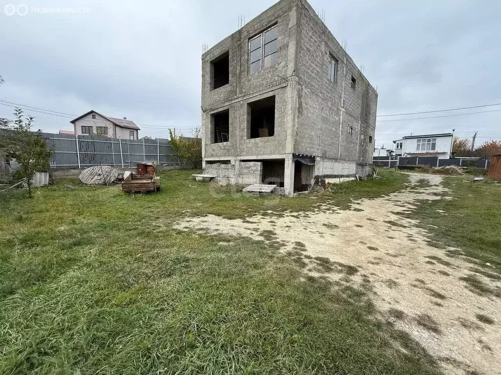 Дом в село Борисовка, улица Чапаева (180 м) - Фото 1