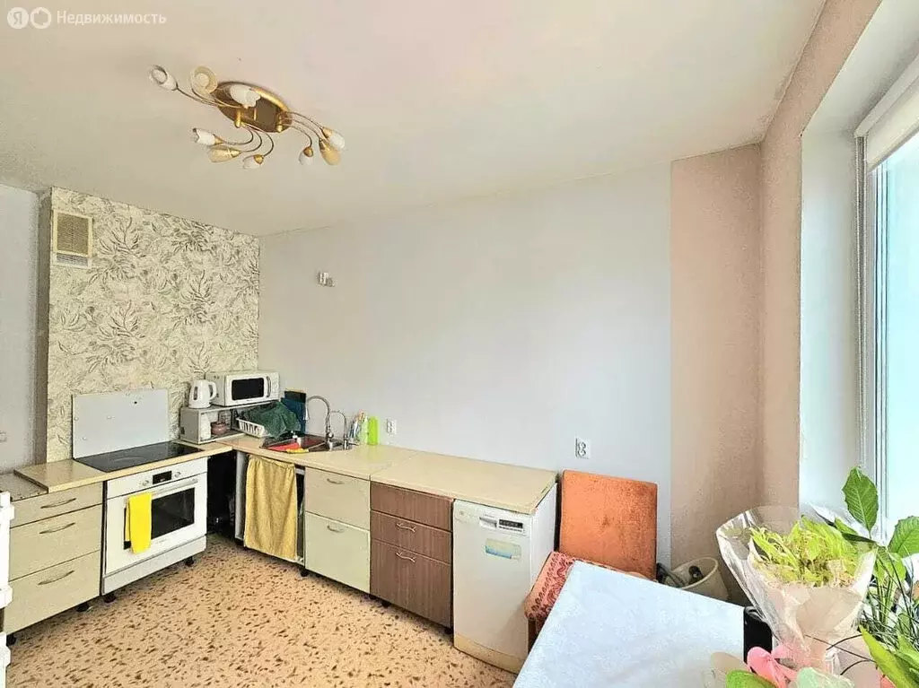 3-комнатная квартира: Екатеринбург, улица Краснолесья, 145 (80.3 м) - Фото 1