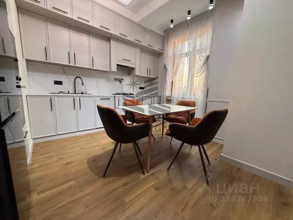 3-к кв. Татарстан, Казань ул. Татарстан, 14/59 (110.0 м) - Фото 1