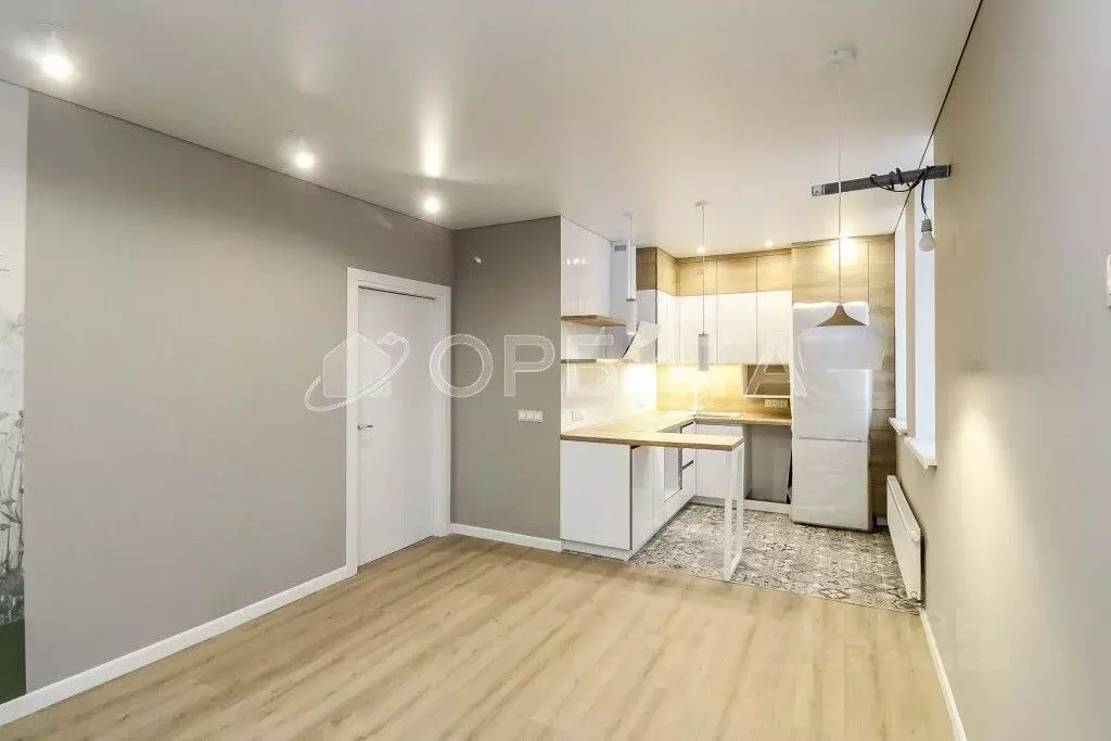 3-к кв. Тюменская область, Тюмень ул. Ю.-Р.Г. Эрвье, 38 (85.4 м) - Фото 2