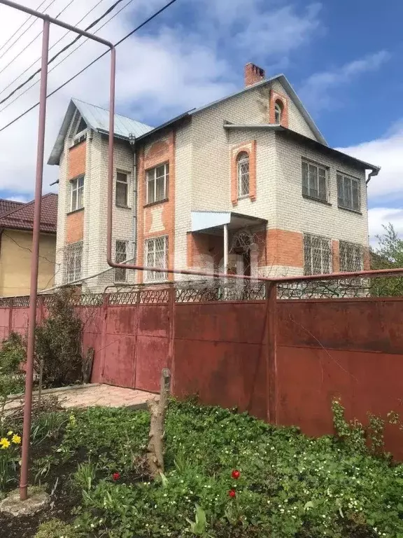 Дом в Ставропольский край, Ставрополь Васильковая ул., 1 (380 м) - Фото 1