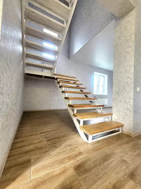 Таунхаус в Татарстан, Лаишевский район, Большекабанское с/пос, с. ... - Фото 1