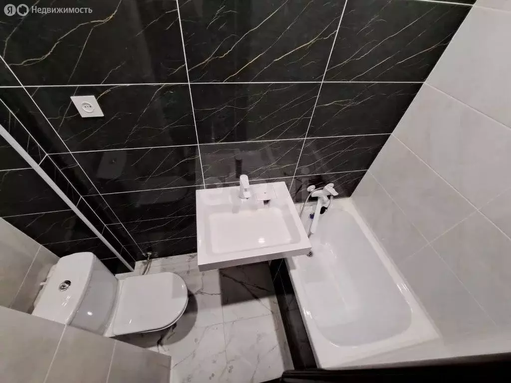 Квартира-студия: Тюмень, Холодильная улица, 40 (17.5 м) - Фото 1