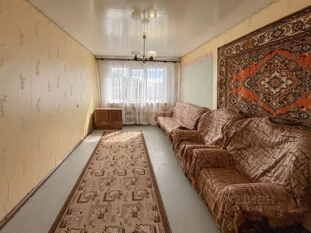 3-к кв. Псковская область, Порхов Псковская ул., 14 (66.4 м) - Фото 1