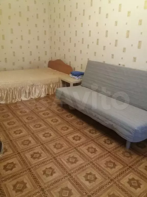 Комната 20 м в 1-к., 2/10 эт. - Фото 0