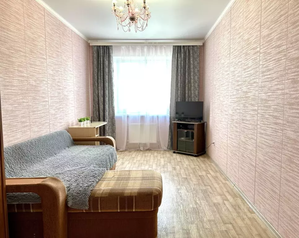 1-к кв. Тюменская область, Тобольск 10-й мкр, 65А (44.0 м) - Фото 0
