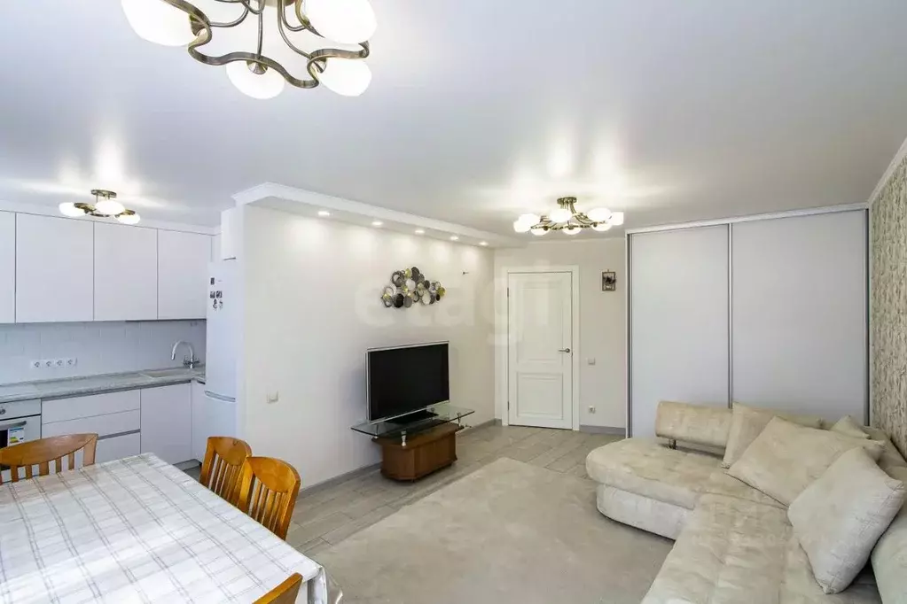 1-к кв. Тюменская область, Тюмень ул. Республики, 90 (50.0 м) - Фото 1