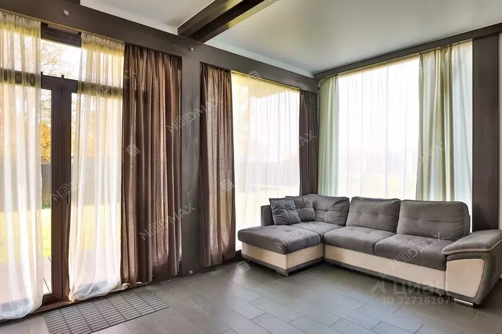 Коттедж в Ленинградская область, Всеволожский район, Бугровское ... - Фото 1