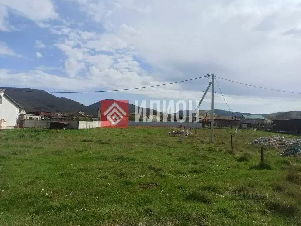 Участок в Севастополь с. Орлиное, ул. Рассветная, 10 (10.0 сот.) - Фото 0