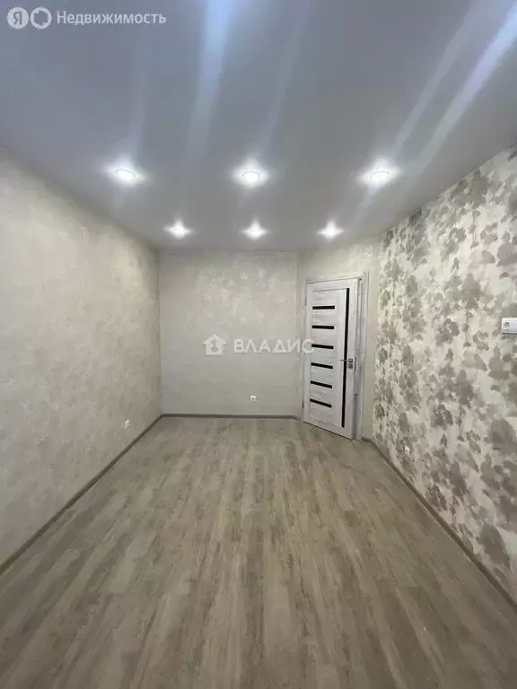 1-комнатная квартира: село Чигири, улица Василенко, 7/2 (37.8 м) - Фото 2