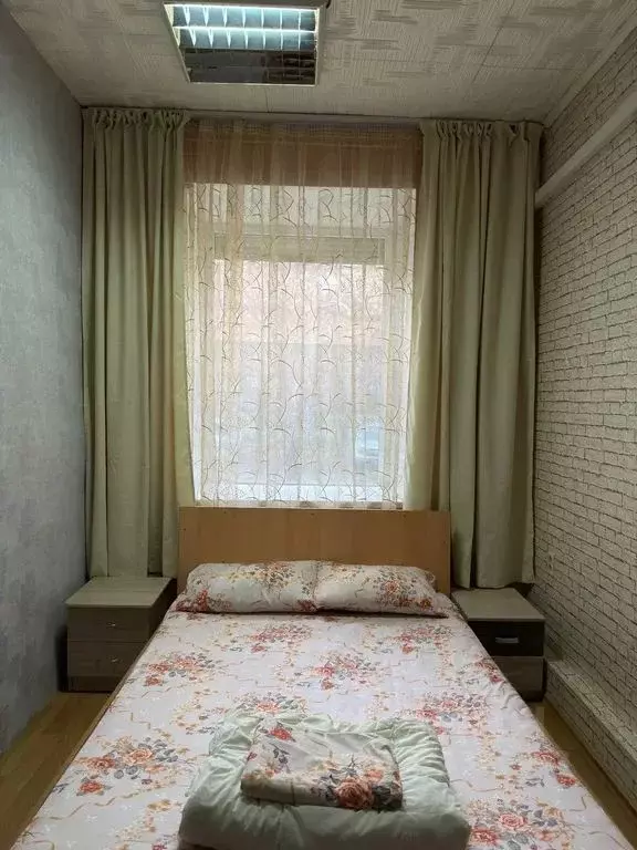 Комната Челябинская область, Челябинск ул. Кудрявцева, 75 - Фото 1