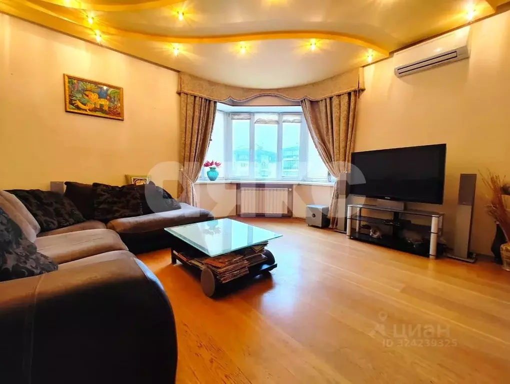 3-к кв. Волгоградская область, Волгоград ул. Космонавтов, 36 (111.7 м) - Фото 1