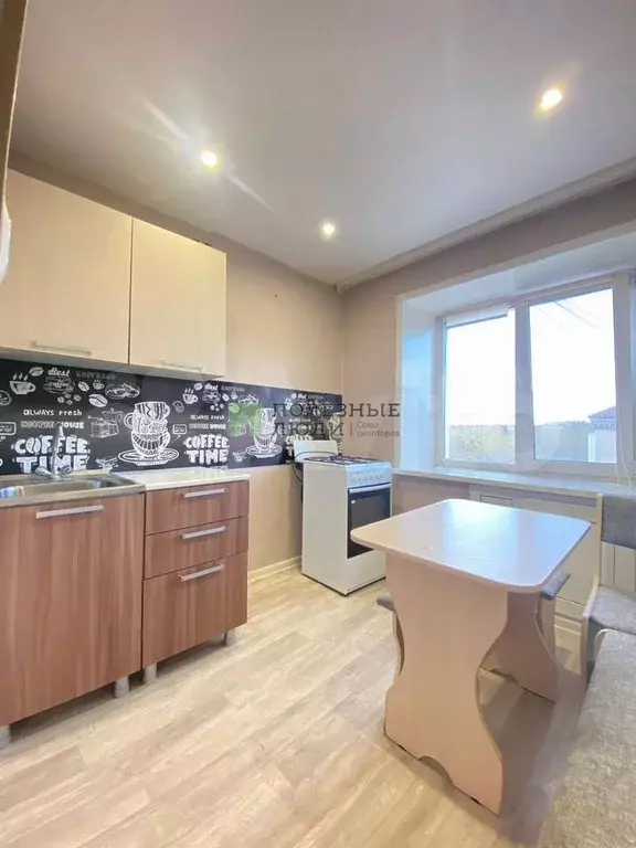 1-к. квартира, 32,1 м, 5/5 эт. - Фото 0
