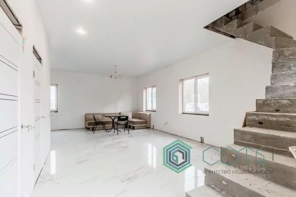 Дом в Калининградская область, Гурьевский муниципальный округ, пос. ... - Фото 1