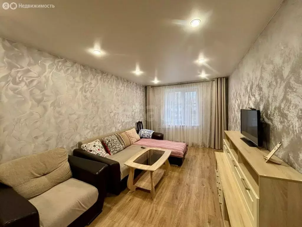 3-комнатная квартира: Остров, улица Чкалова, 2 (65.2 м) - Фото 1