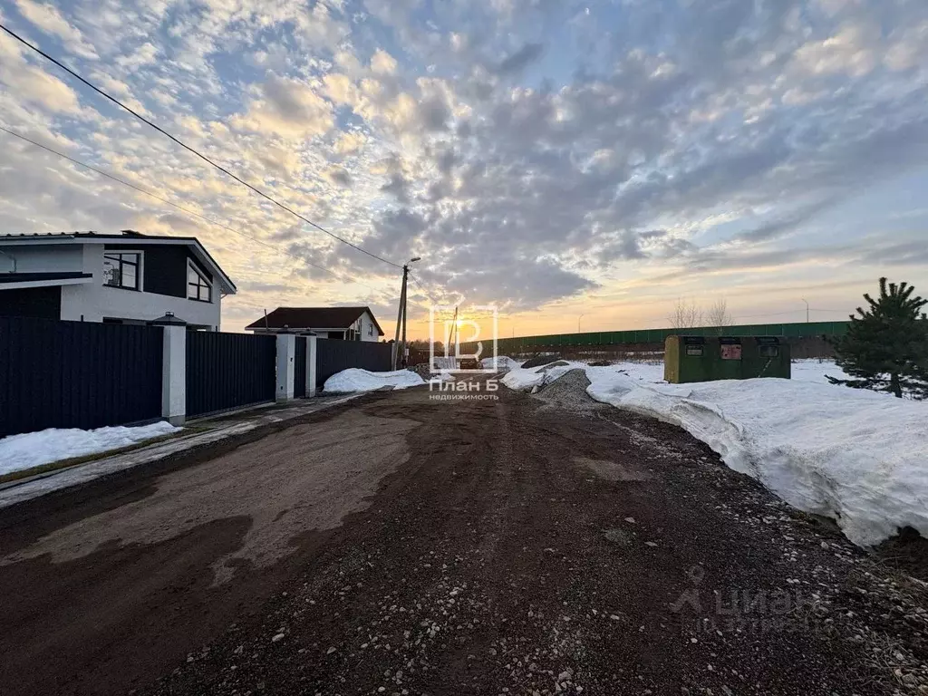 Участок в Калужская область, Калуга городской округ, д. Колюпаново ... - Фото 1