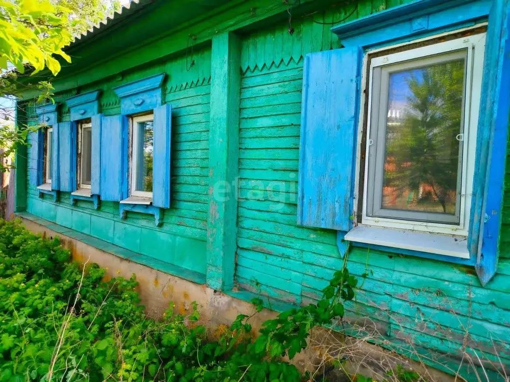 Дом в Саратовская область, Балашовский район, с. Лесное ул. Карла ... - Фото 0