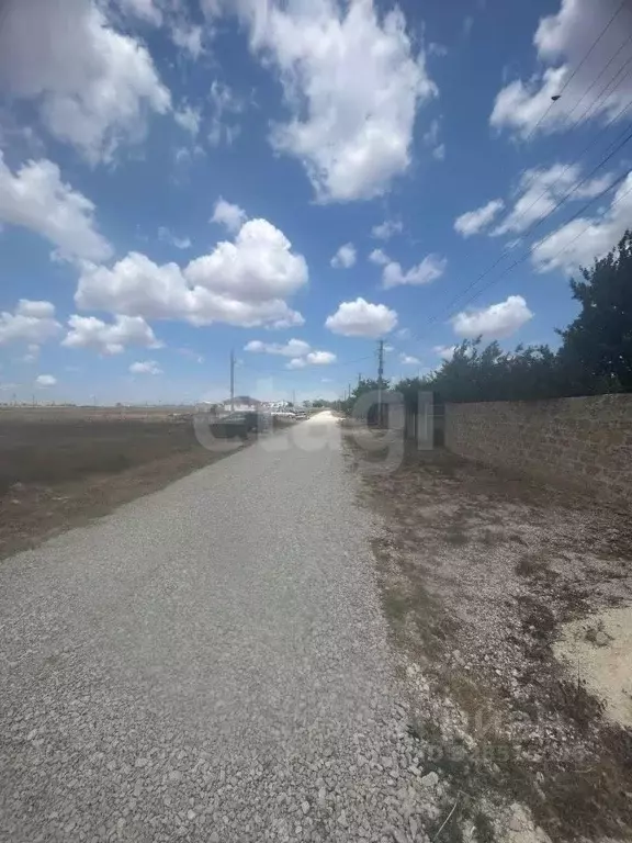 Участок в Крым, Сакский район, с. Ромашкино ул. Молодежная (6.3 сот.) - Фото 1