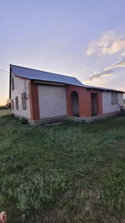 Дом в Оренбургская область, Оренбургский район, Караванный сельсовет, ... - Фото 1