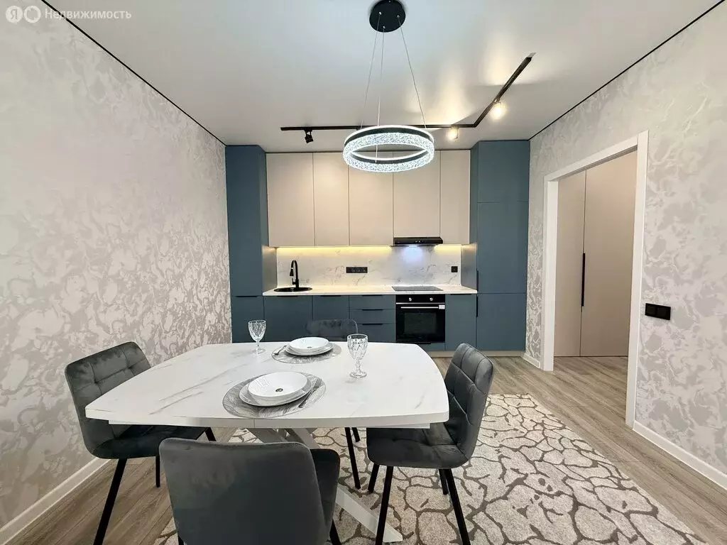 3-комнатная квартира: Оренбург, улица Неплюева, 4 (74 м) - Фото 1