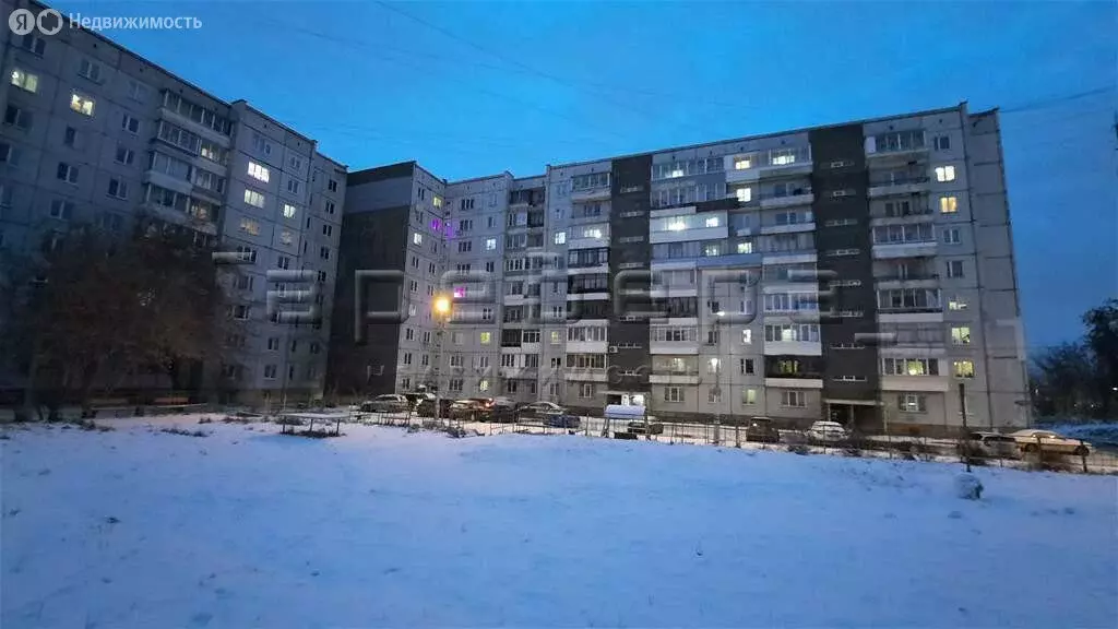 3-комнатная квартира: Красноярск, улица Менжинского, 8 (66 м) - Фото 0